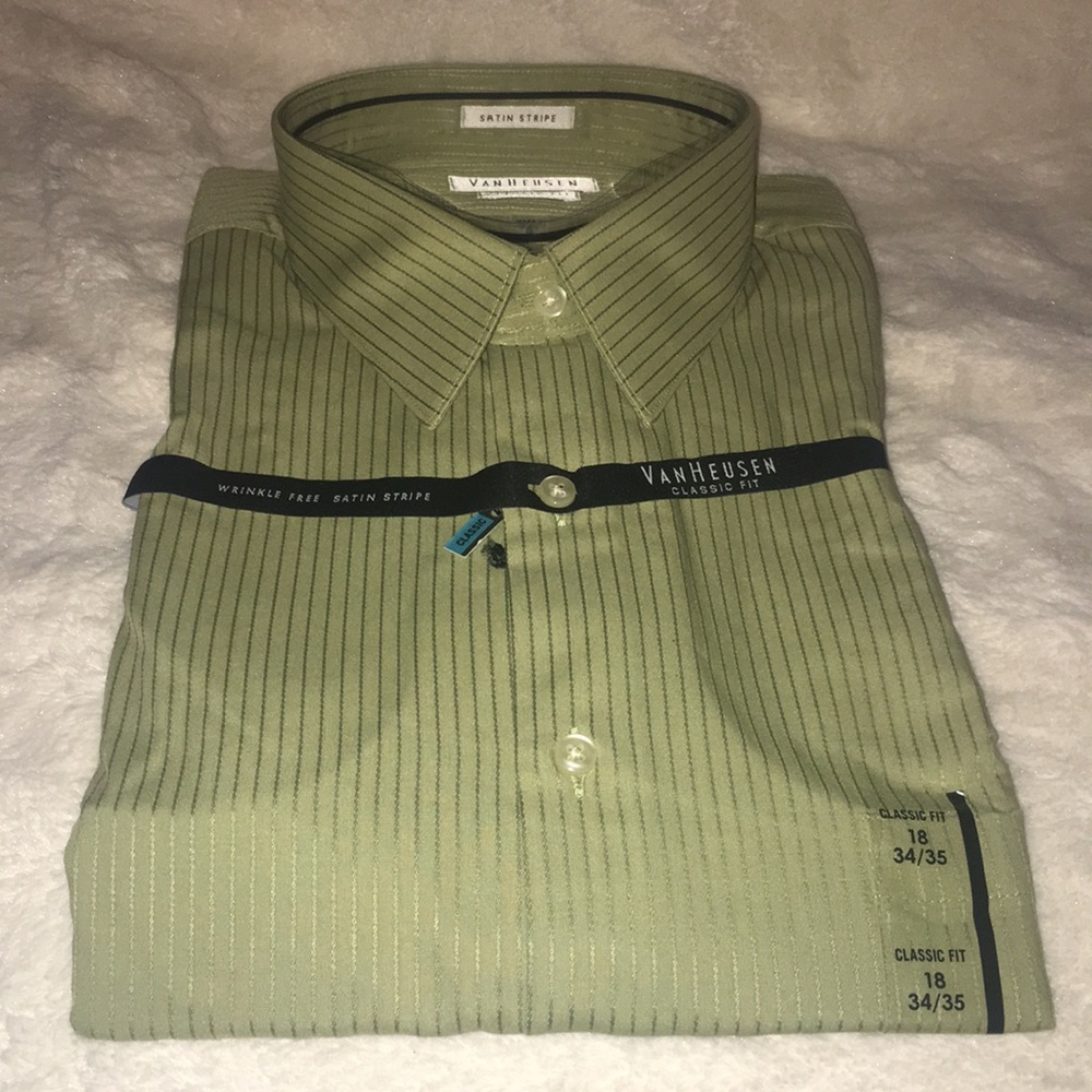 Van-Heusen classic long sleeve button down shirt